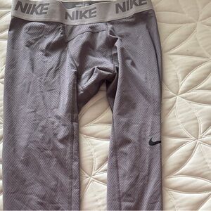 Nike Heathered Gray Performance Leggings